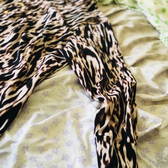 Calvin Klein animal print long sleeve shirt - Picture 6 of 6